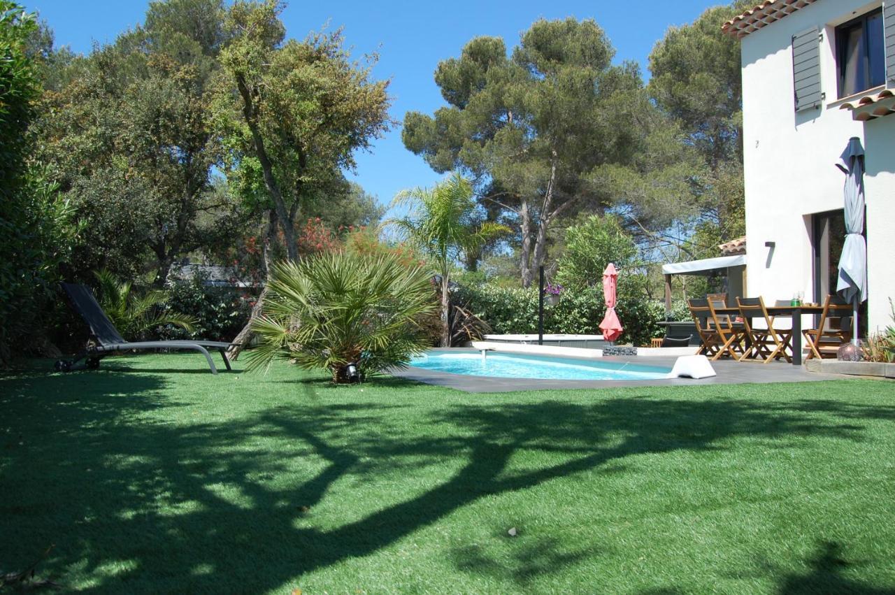 Le Clos Des Barelles Bed & Breakfast