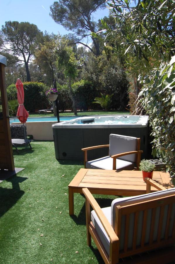 Le Clos Des Barelles Bed & Breakfast Six-Fours-les-Plages